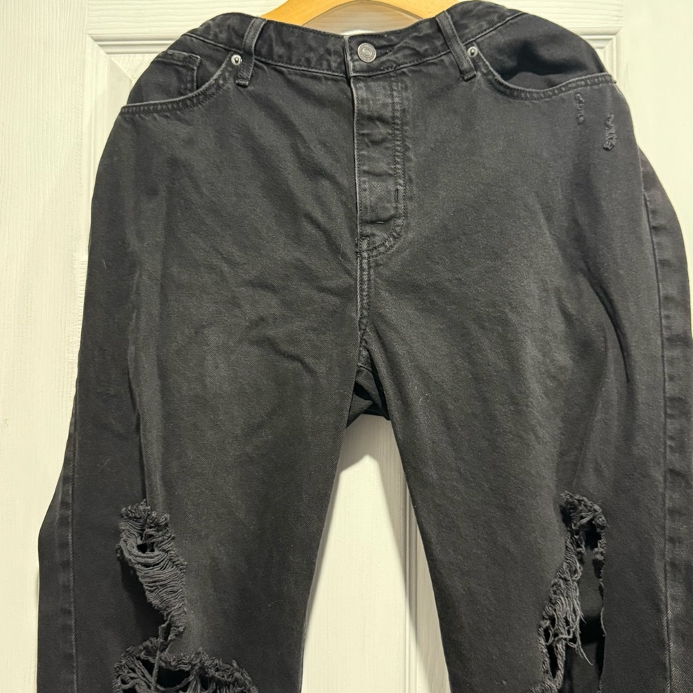 Black Distressed Jeans